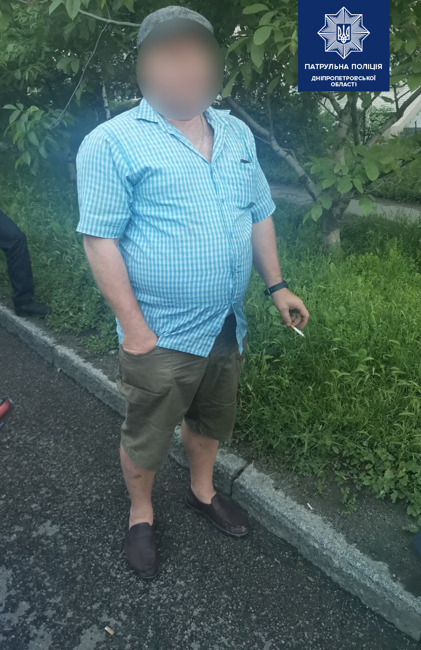   䳿    ,       