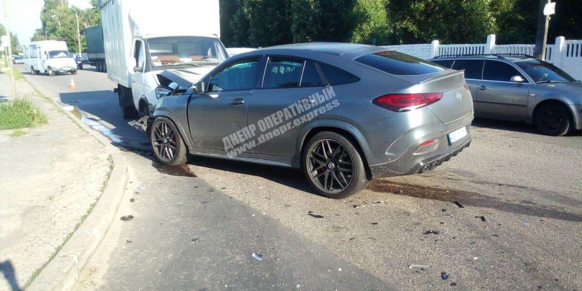    Mercedes    :   