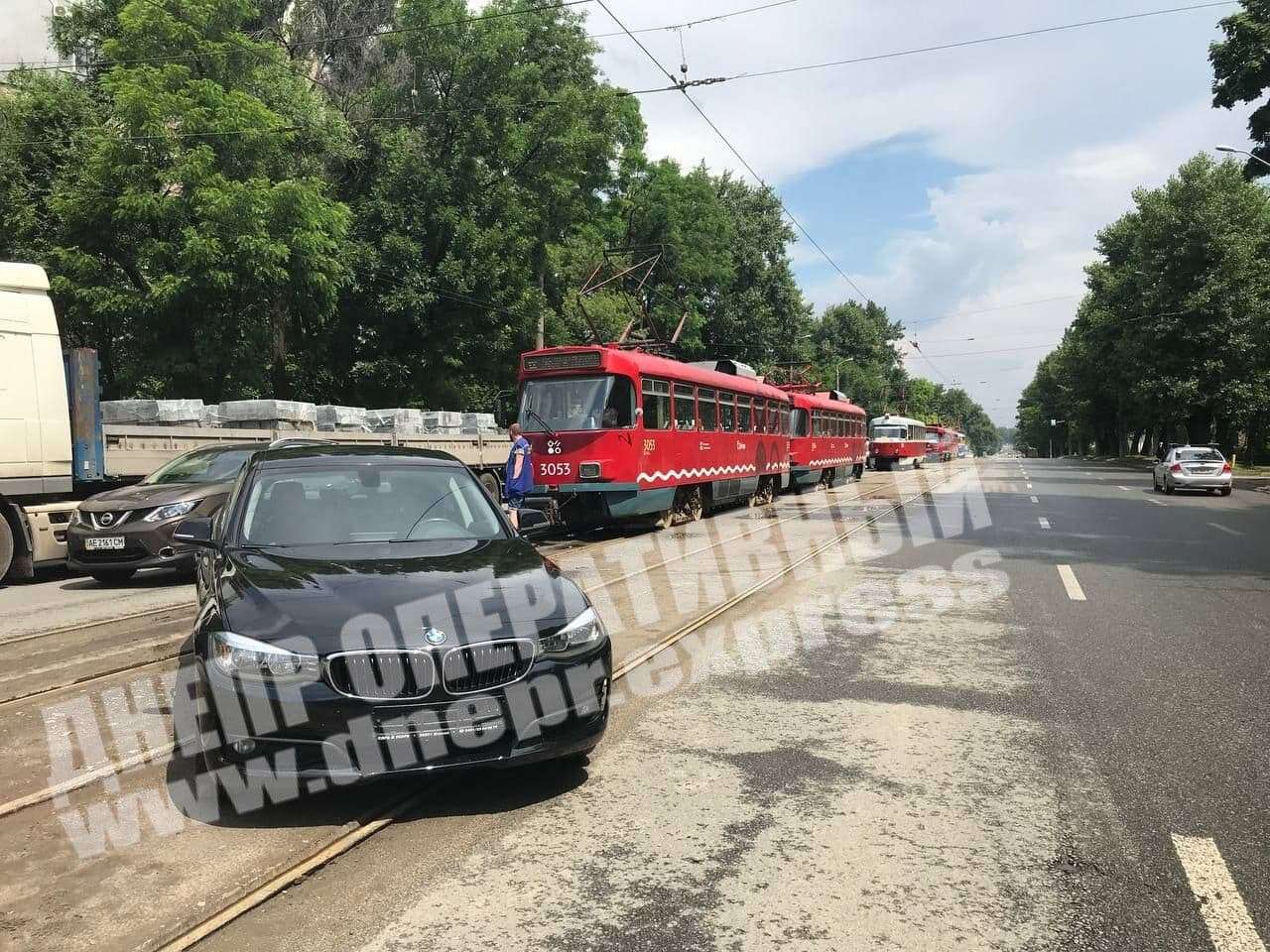       BMW   :  