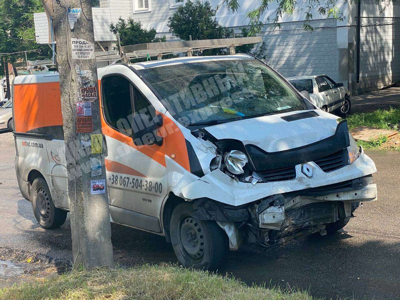    :     Nissan   