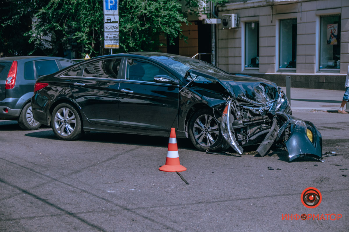           Hyundai  BMW: BMW 