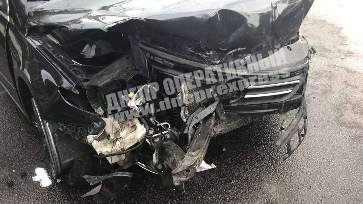        Mitsubishi  Volkswagen