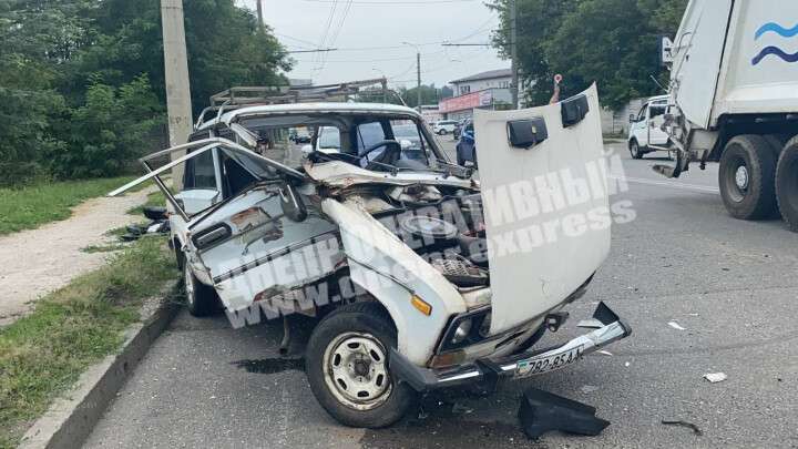       Nissan  :  