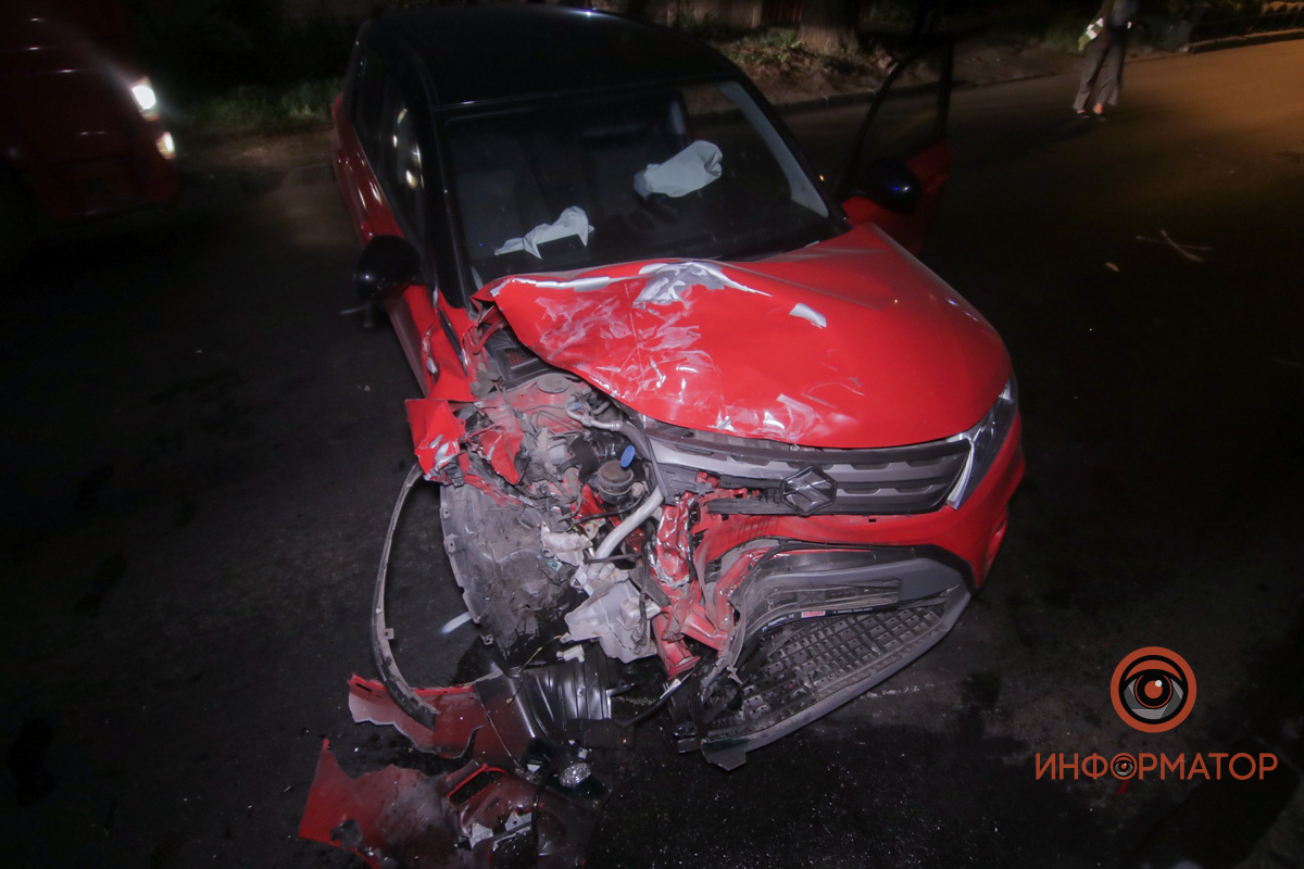      Mercedes   Suzuki    :  2 
