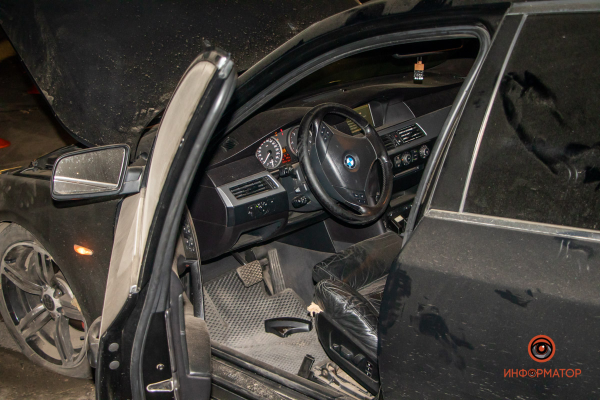     -  BMW   ,  