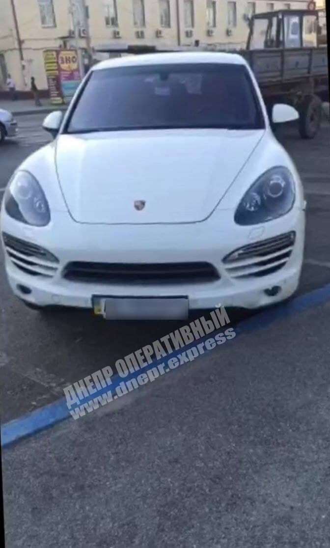          Porsche Cayenne