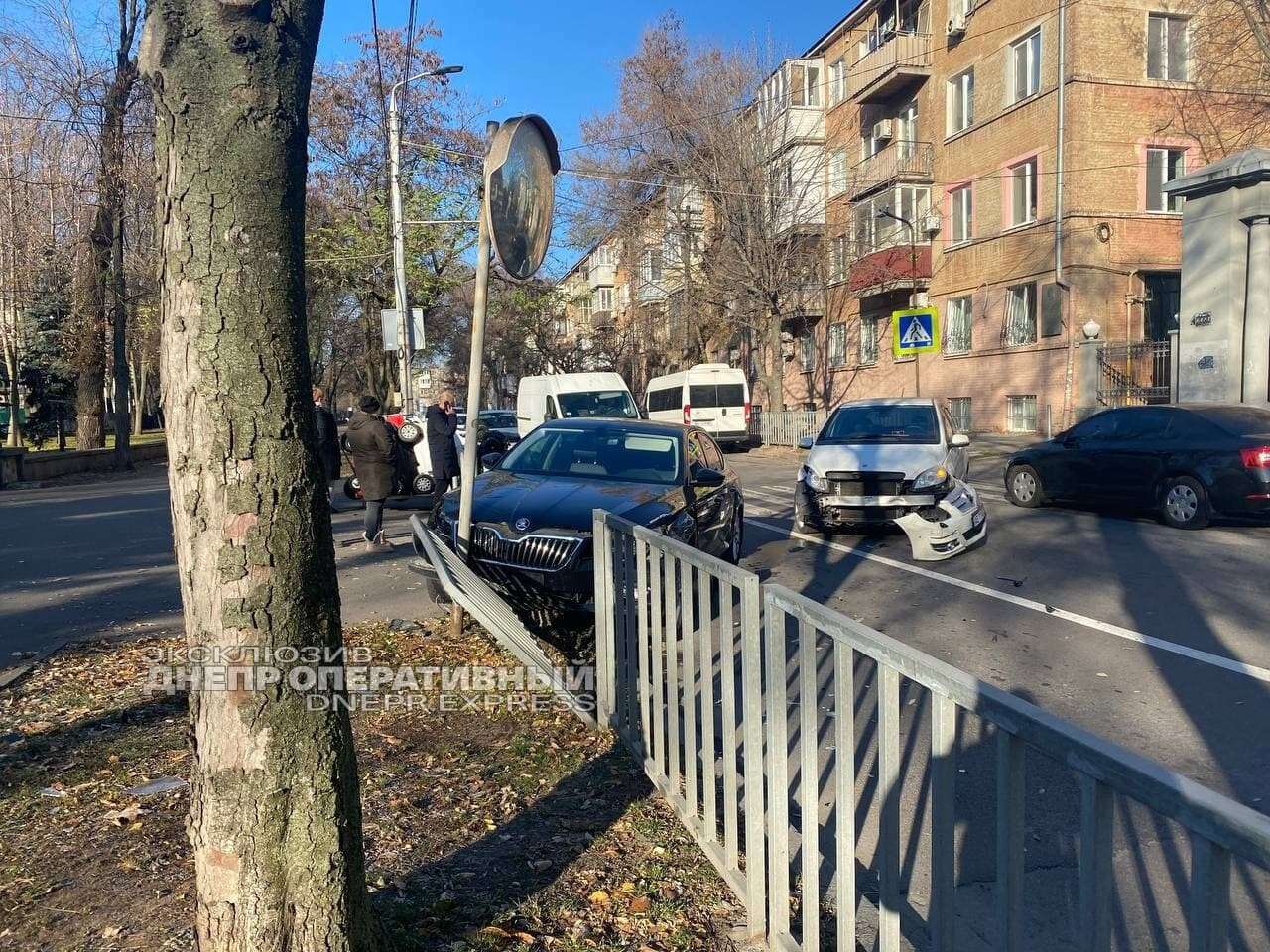    Skoda   Mercedes    