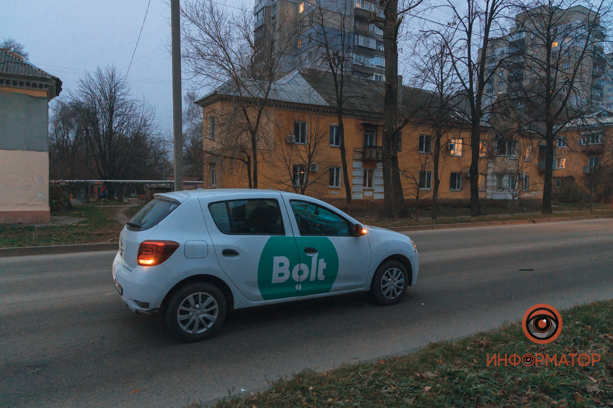      Renault   Bolt   :   