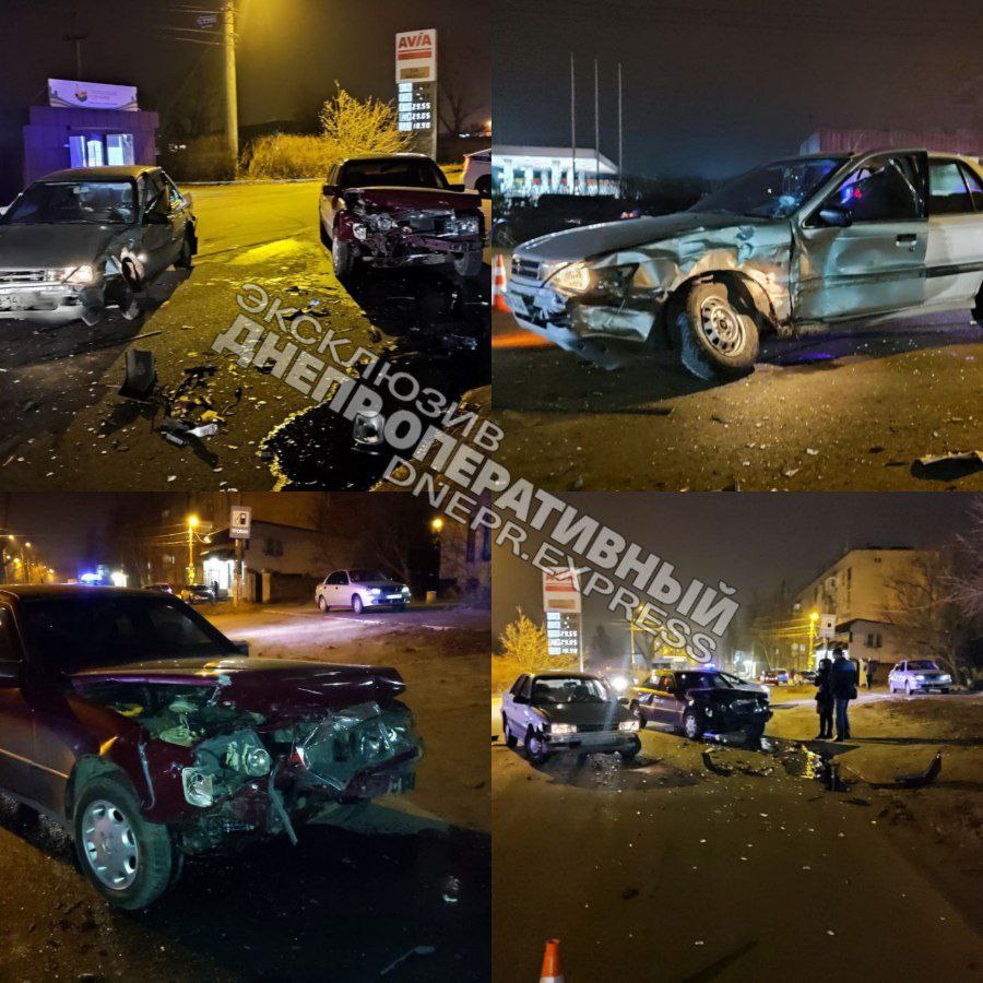       Mitsubishi  Mercedes:  