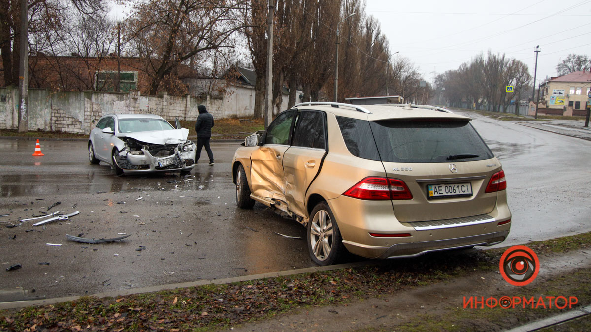       Opel  Mercedes:  