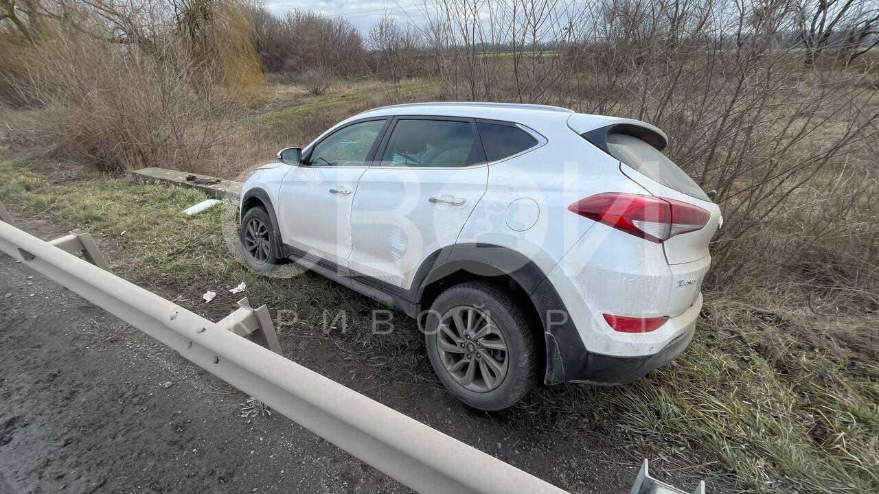        Hyundai    :  