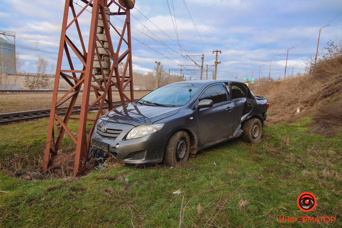    Toyota   Mercedes      ( )