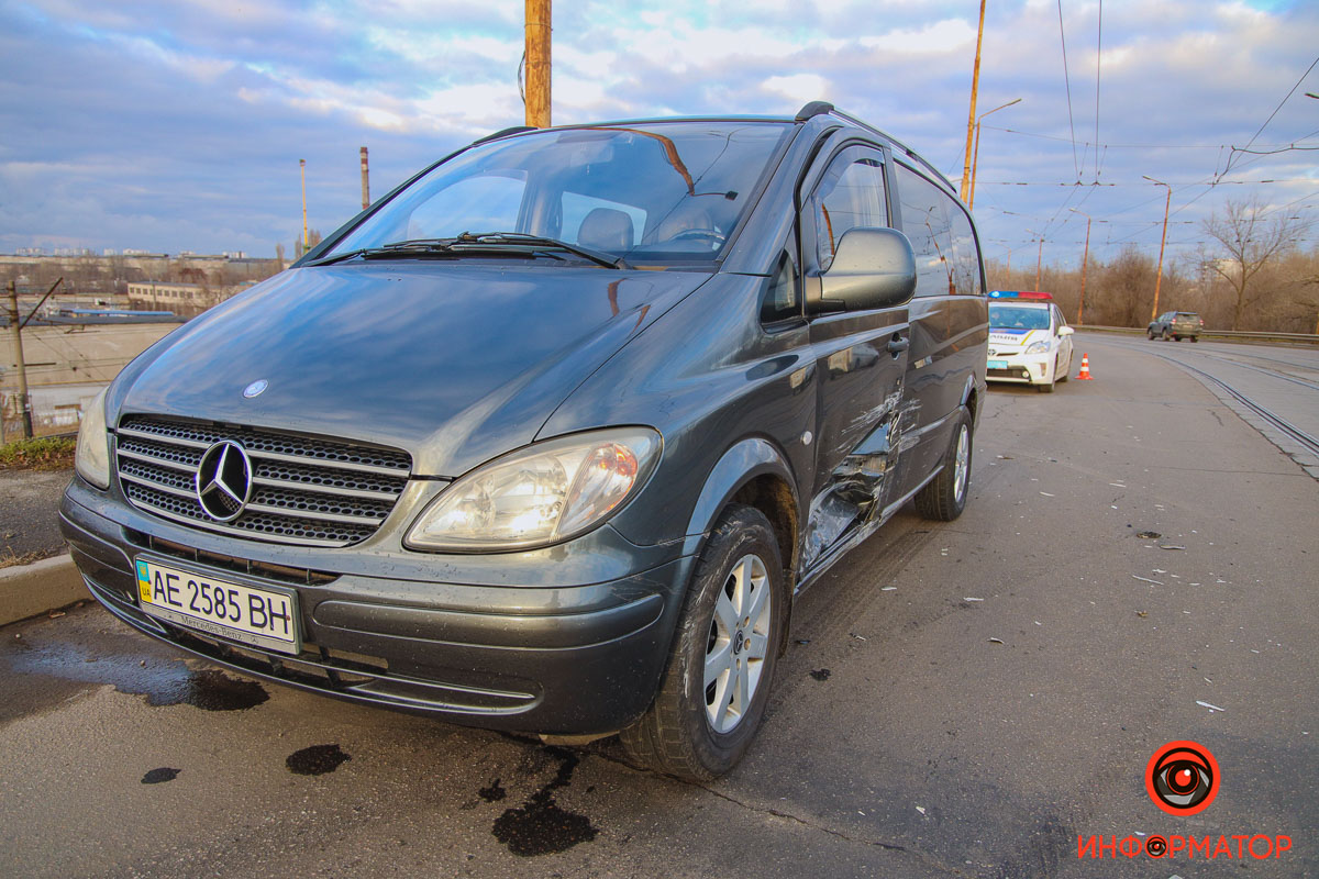    Toyota   Mercedes      ( )