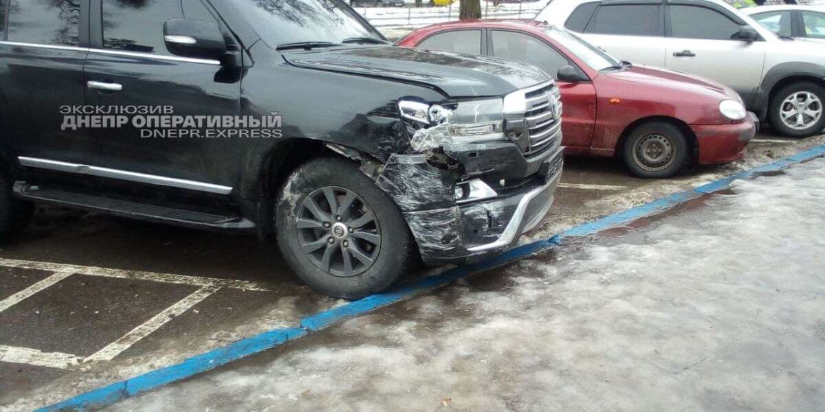      Toyota Land Cruiser   Toyota Camry ( )
