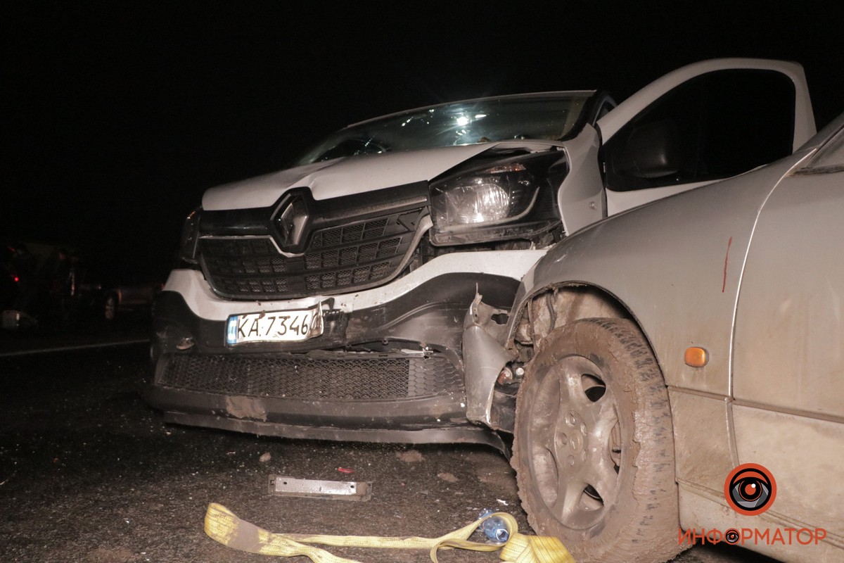       Toyota, Renault  Lexus:  