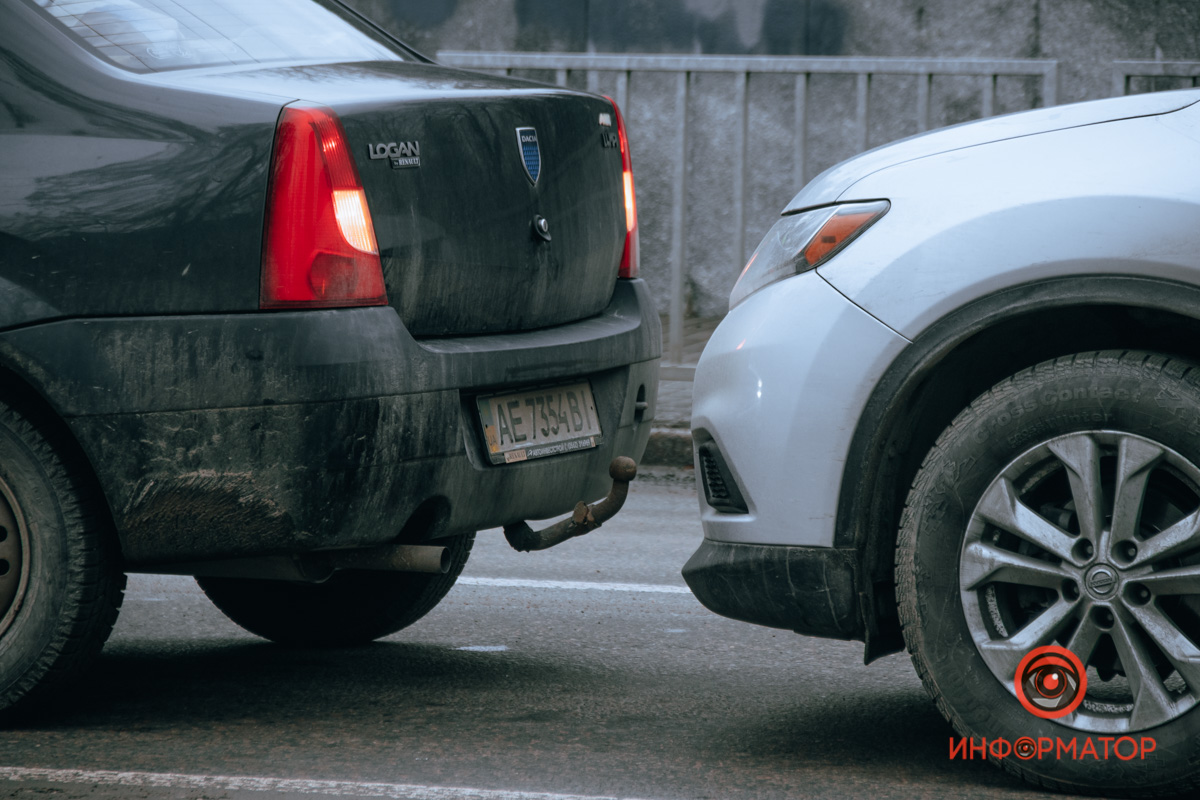       Mercedes, Dacia  Nissan:   (  )