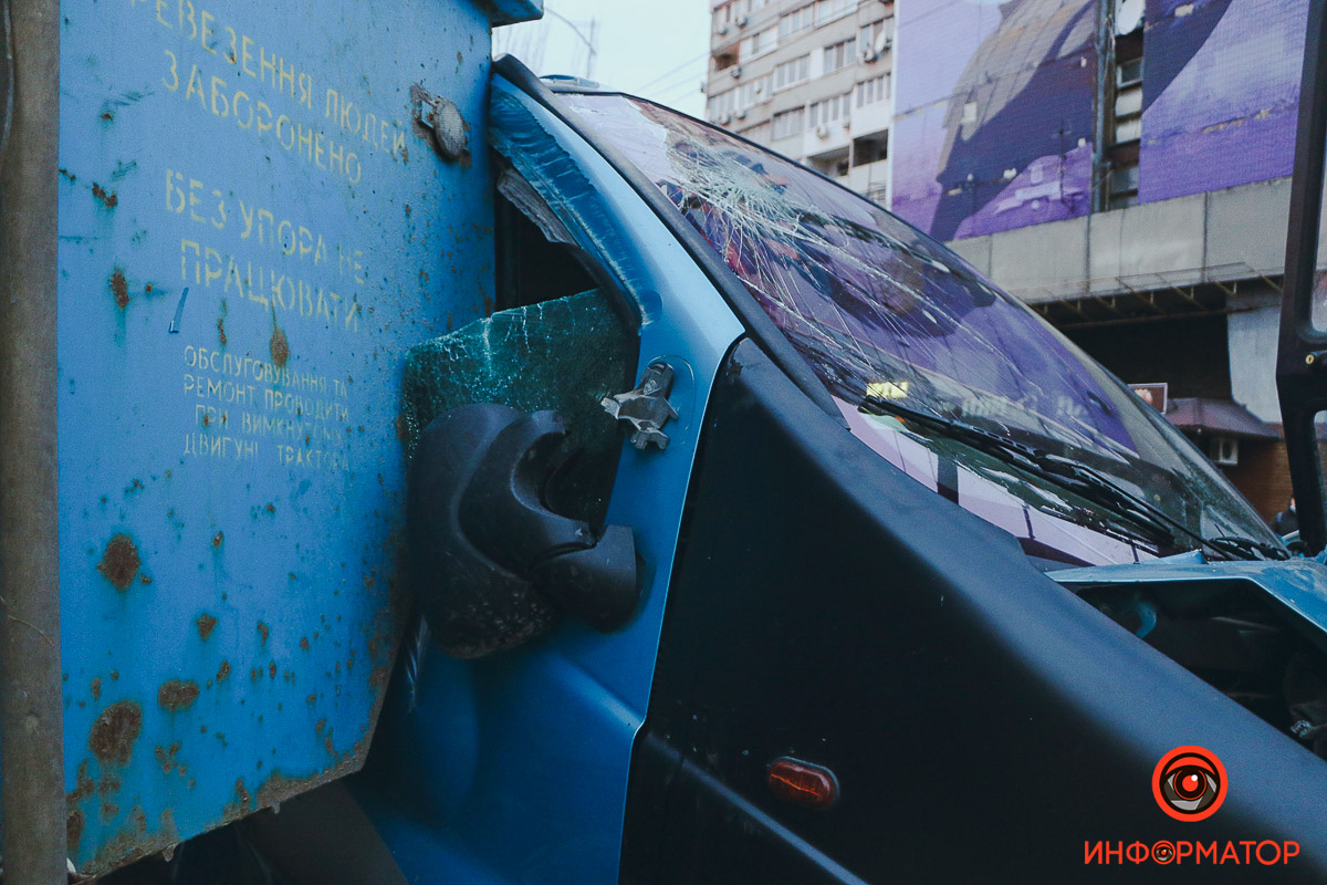          Nissan:  