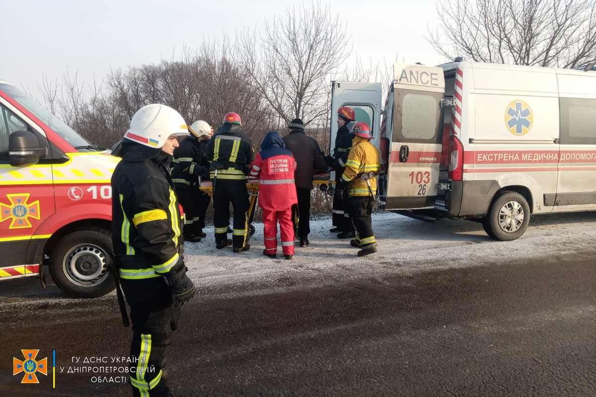     Mercedes  ǻ:  ,   