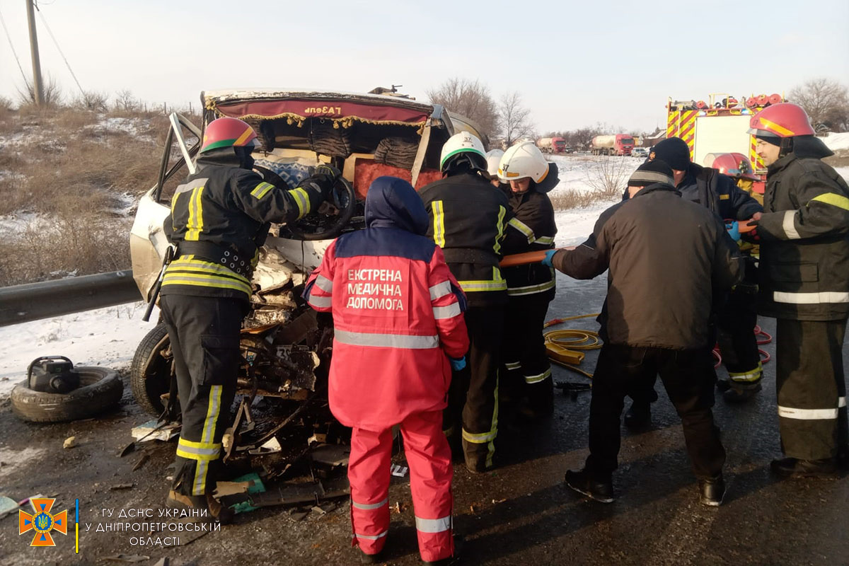      Mercedes  ǻ:  ,   