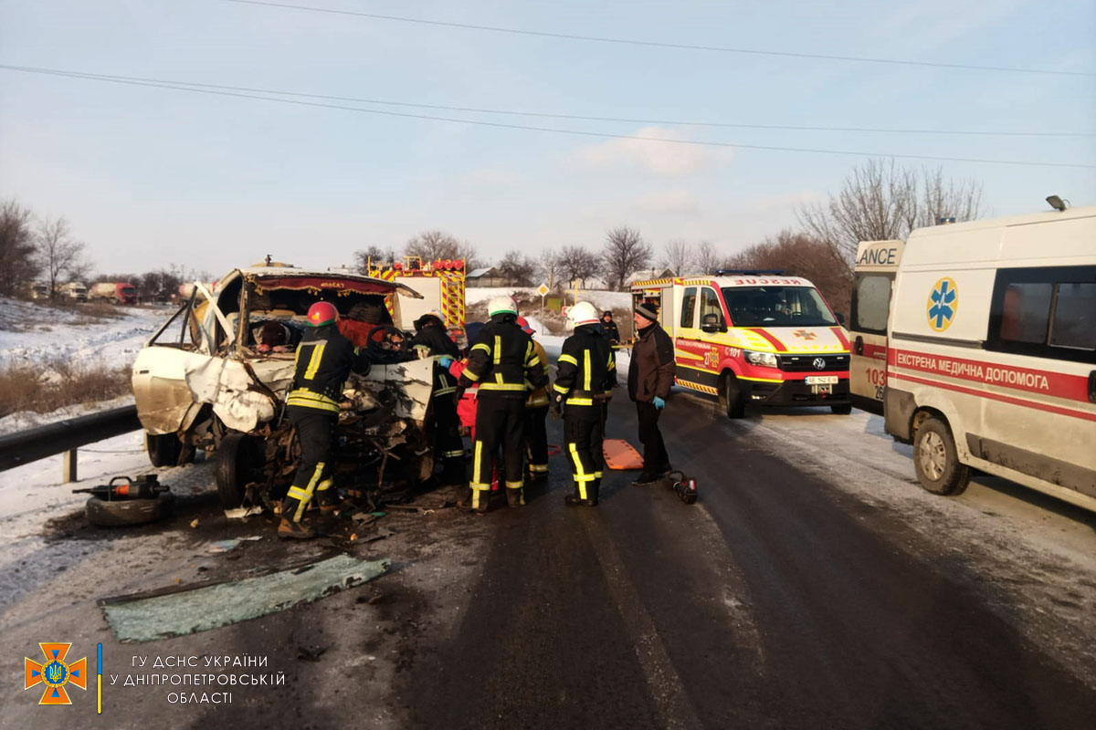       Mercedes  ǻ:  ,  