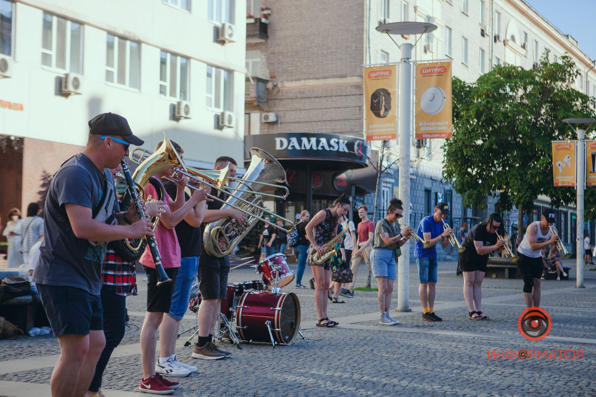        street band  