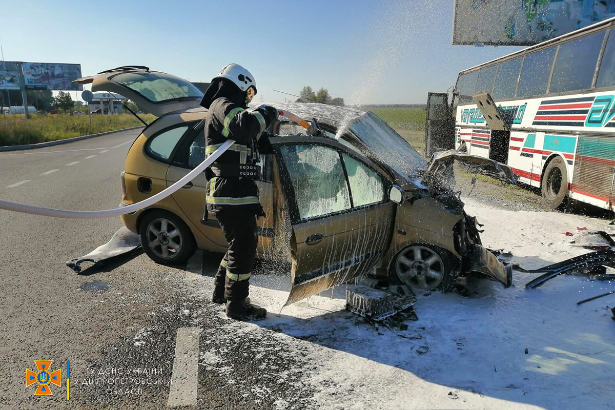     Renault  : Renault ,  