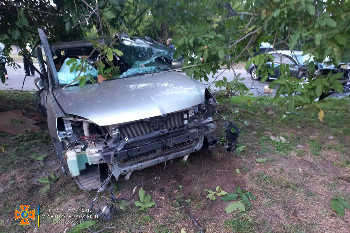      Audi A6  Mitsubishi Lancer: 1  , 2 