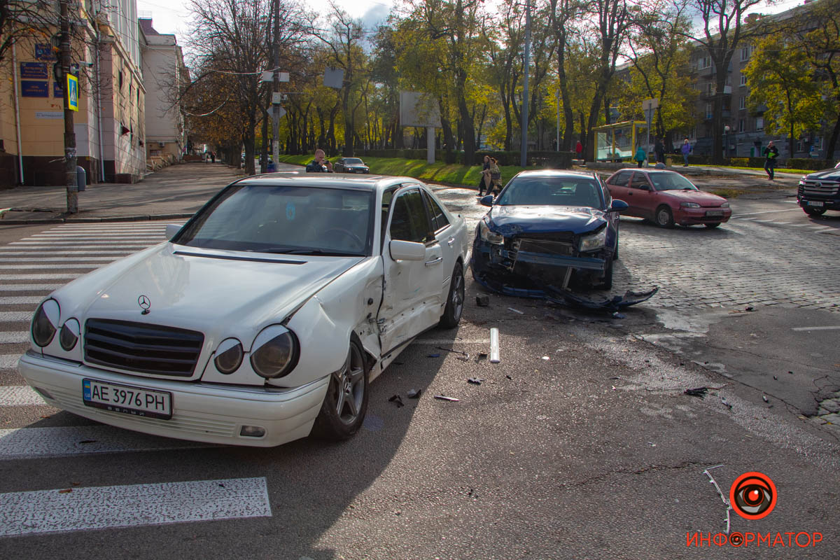        Chevrolet  Mercedes:  