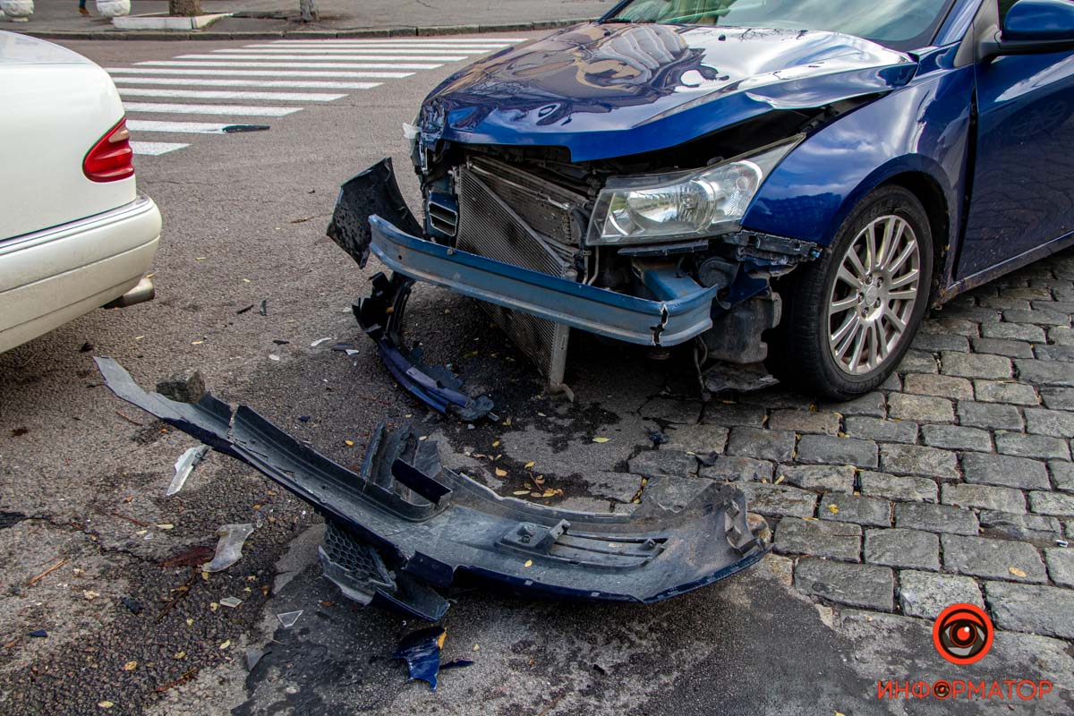        Chevrolet  Mercedes:  