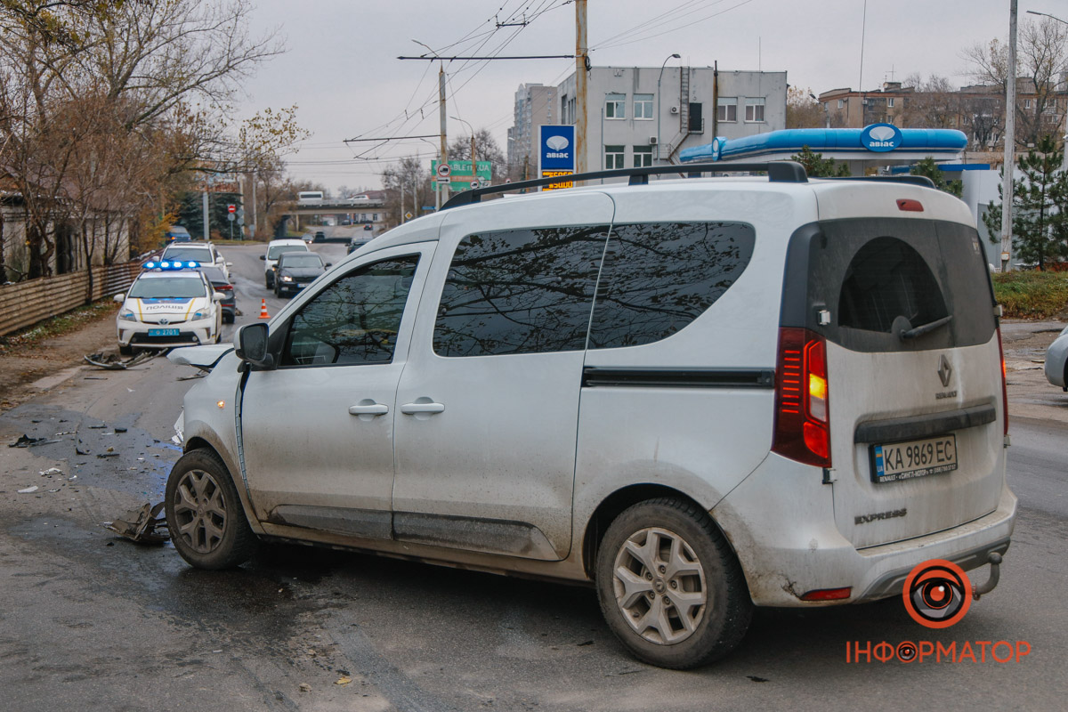       Hyundai  Renault:  