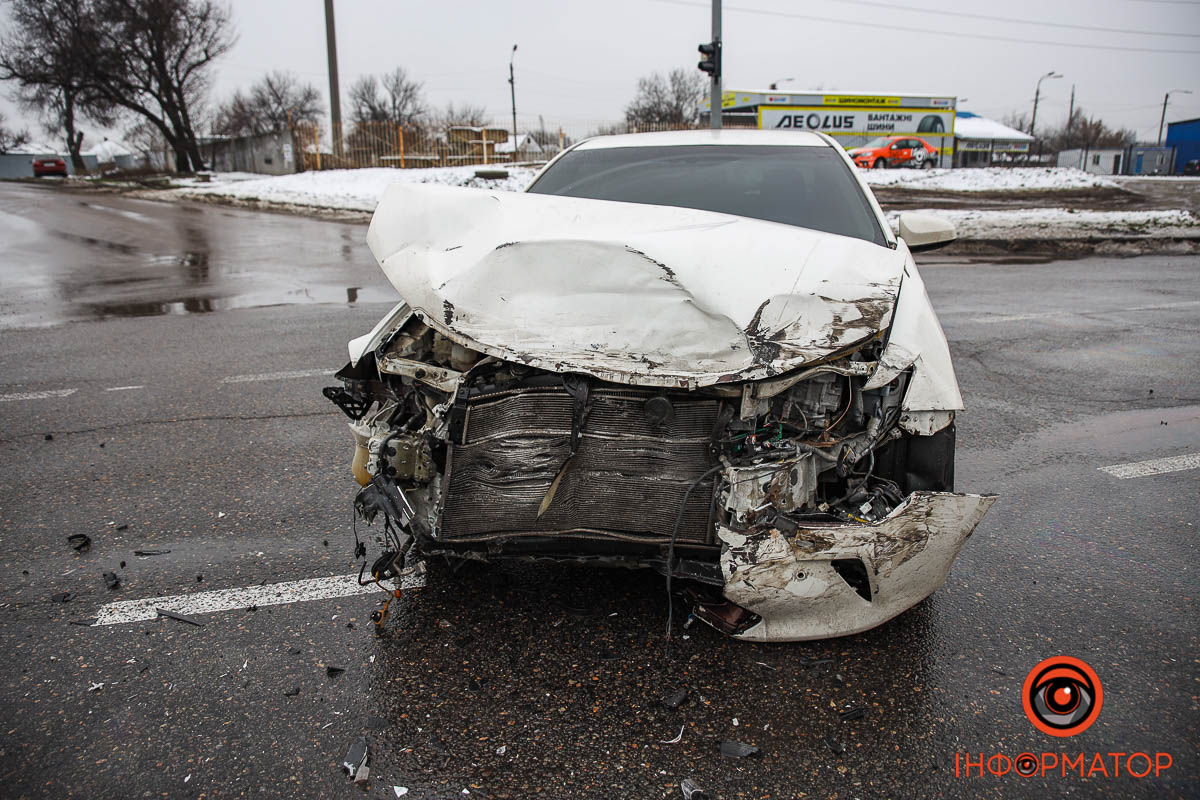        Toyota  Mercedes:  