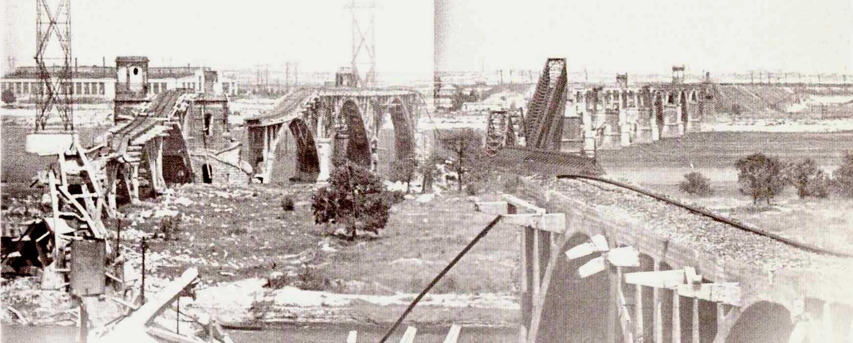 Зруйнований міст після Другої Світової війни Мерефо-Херсонському мосту – 90 років: 12 секретів його історії