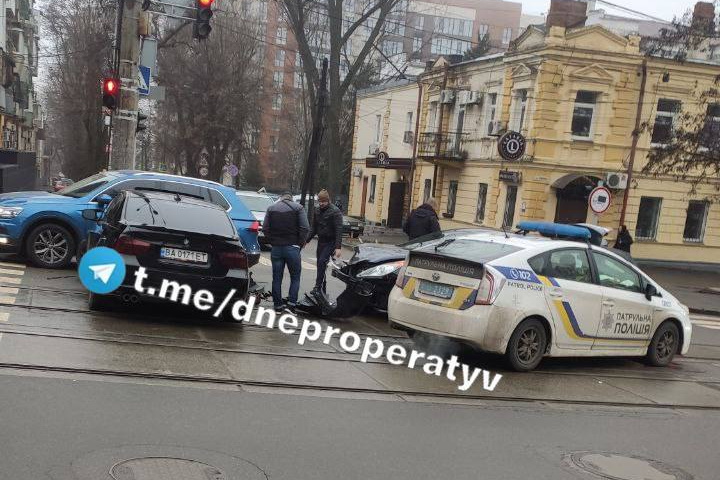        BMW   Hyundai:  