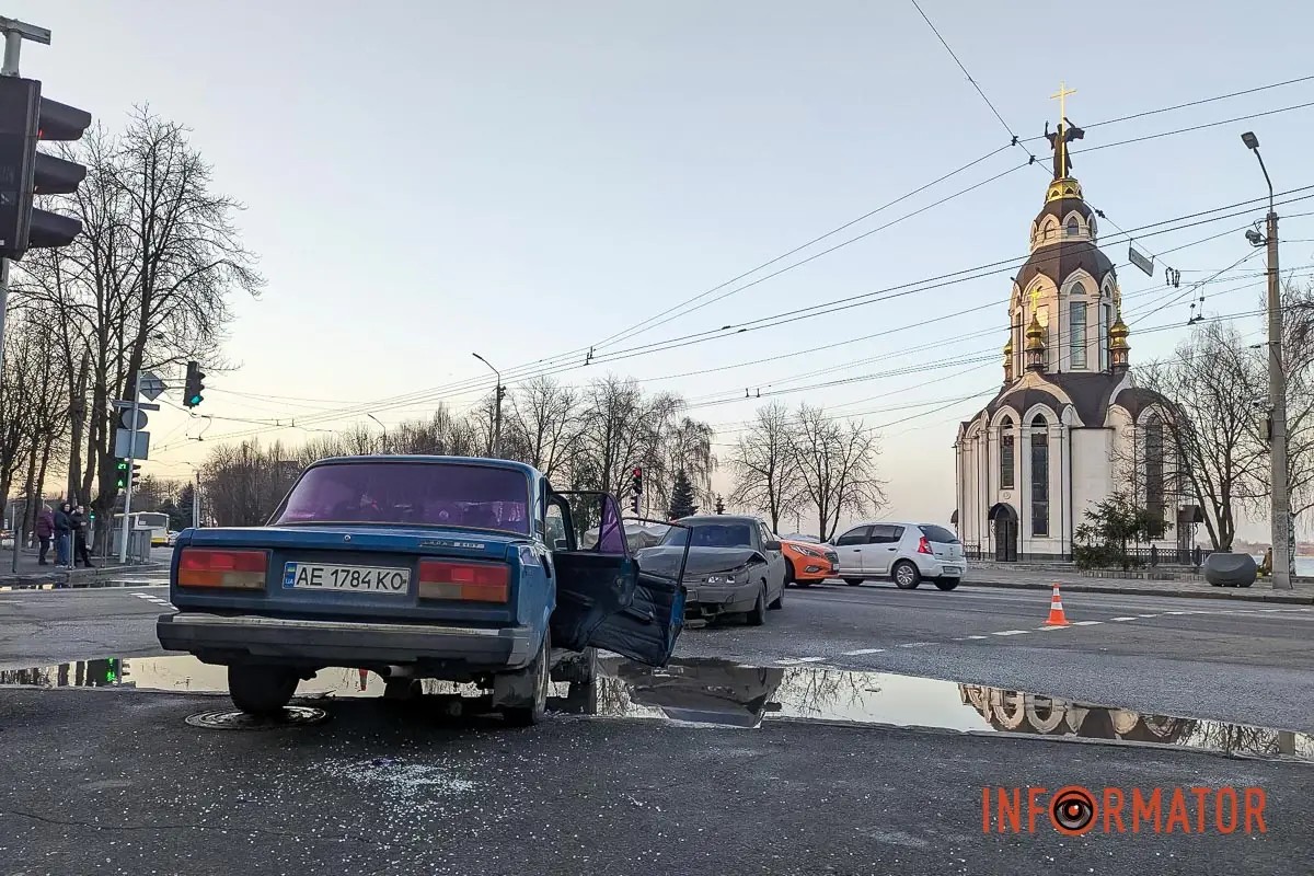     ѳ       :  