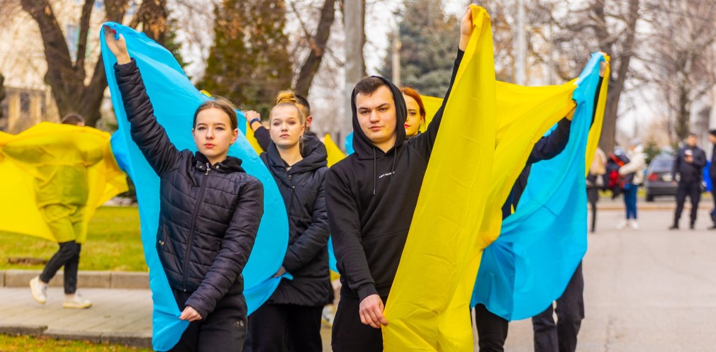  У Дніпрі студенти мистецько-художнього коледжу культури влаштували флешмоб до Дня Соборності України