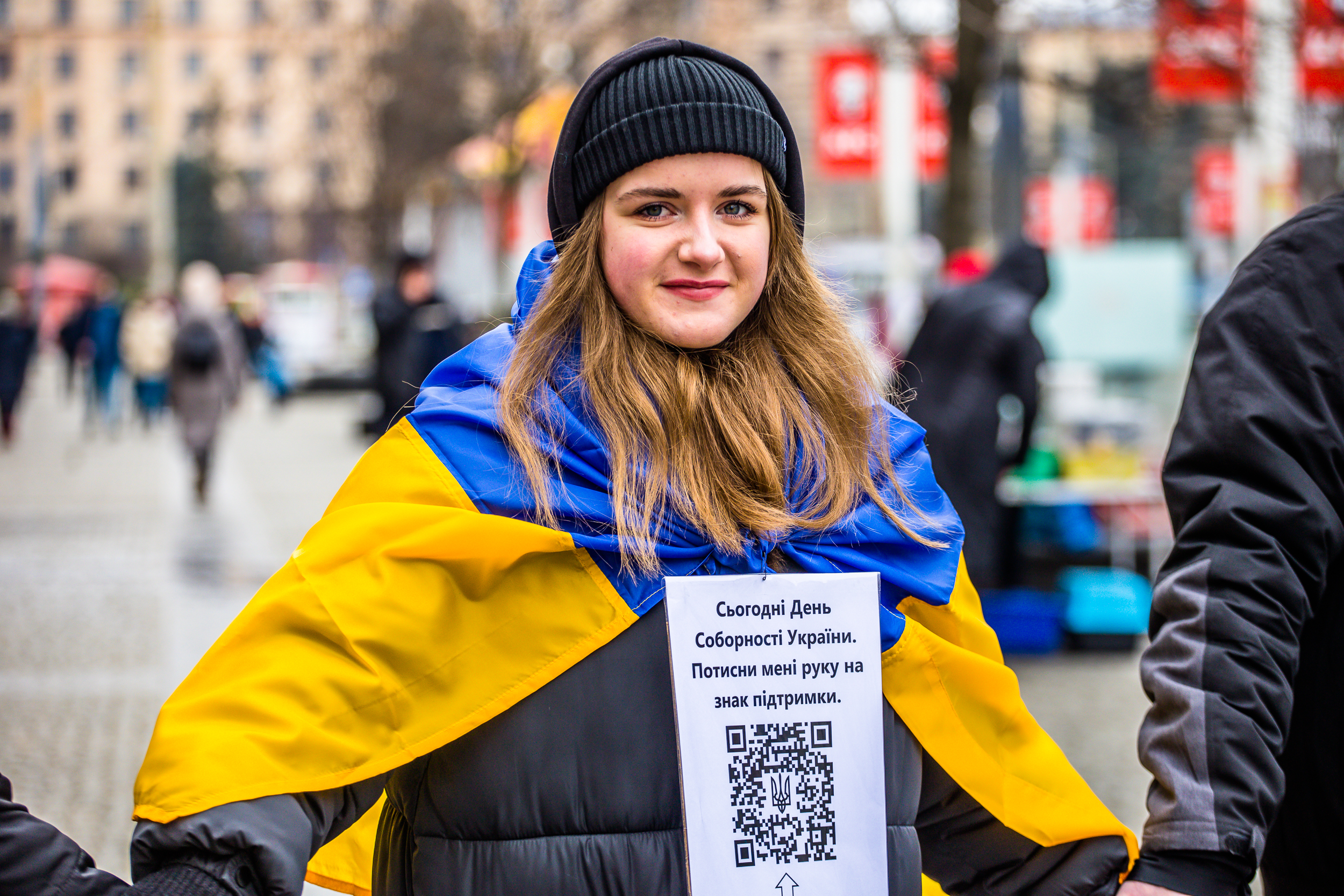  Ланцюг єднання в онлайні: перформери та творча молодь Дніпра об’єднали українців у рiзних куточках свiту