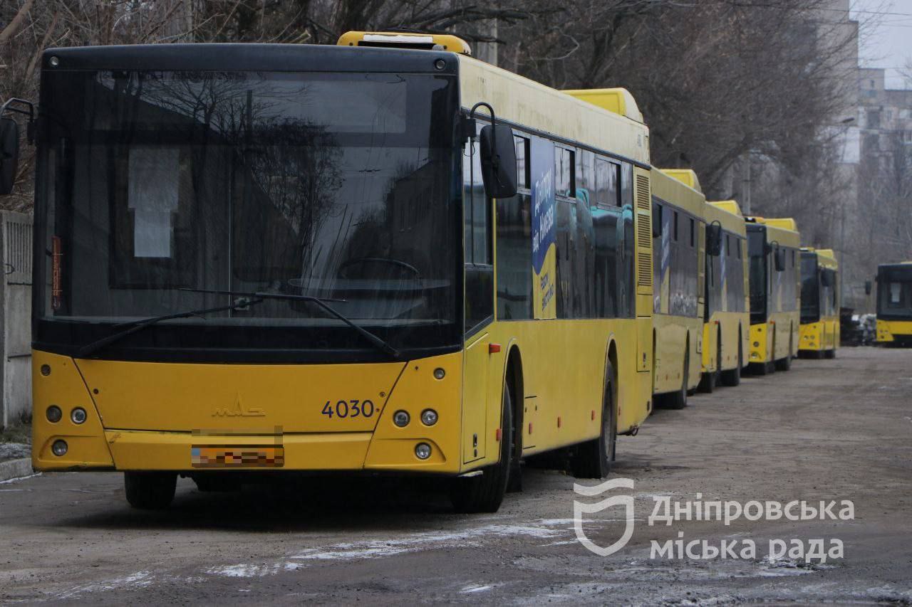  Комунальні автобуси Дніпра перевезли вже 600 тис. пасажирів