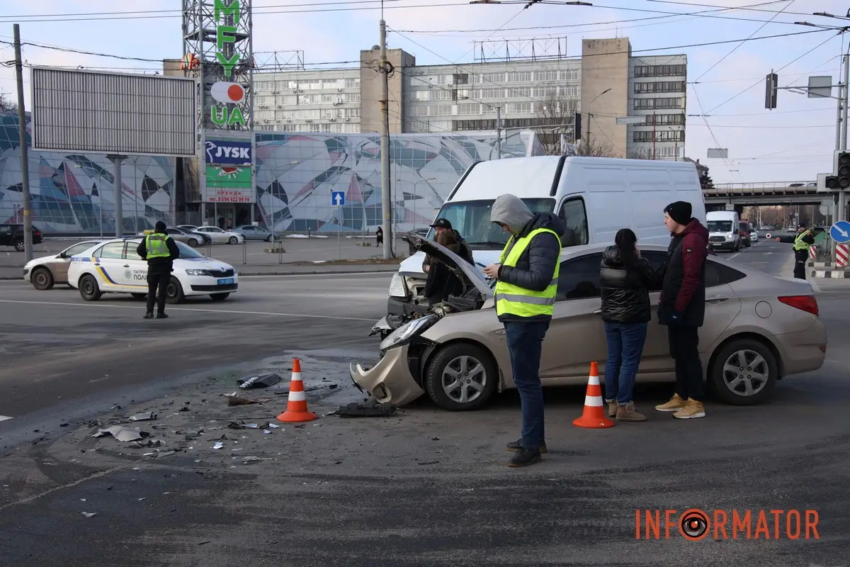     ѳ     Hyundai  Iveco:  