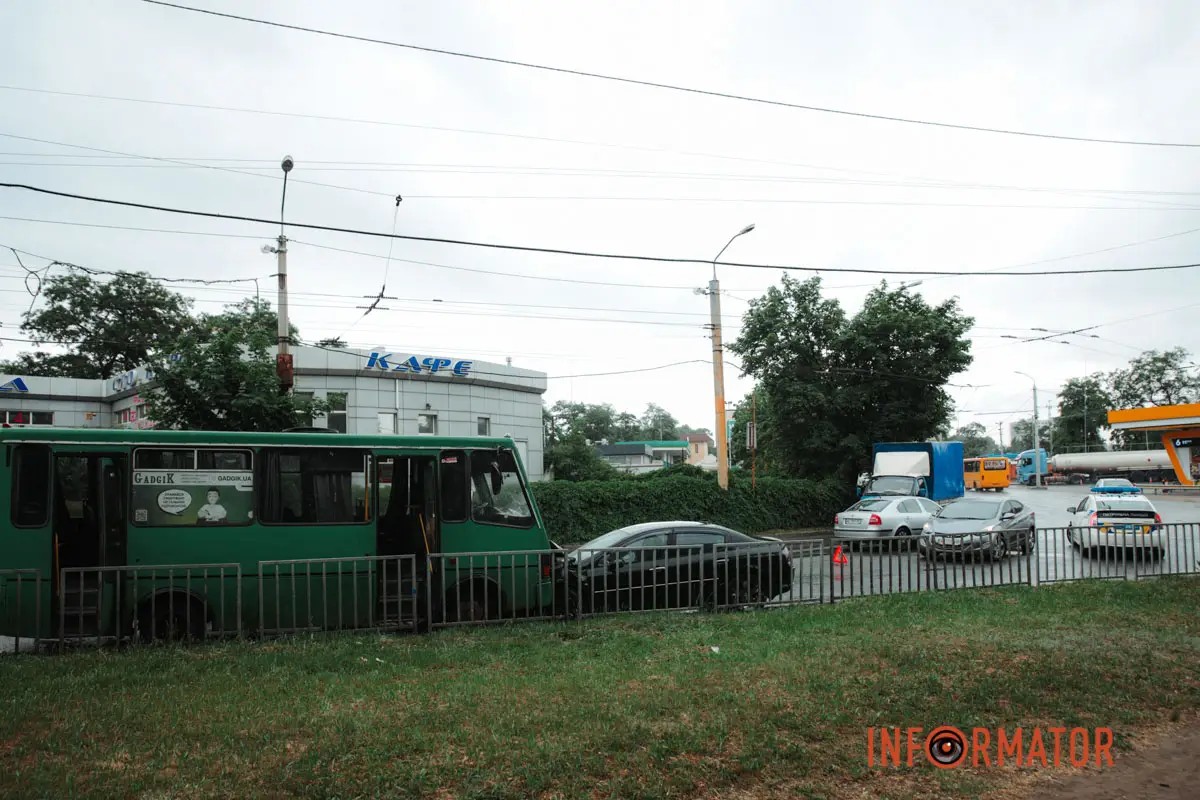       Peugeot   Hyundai    :  5 