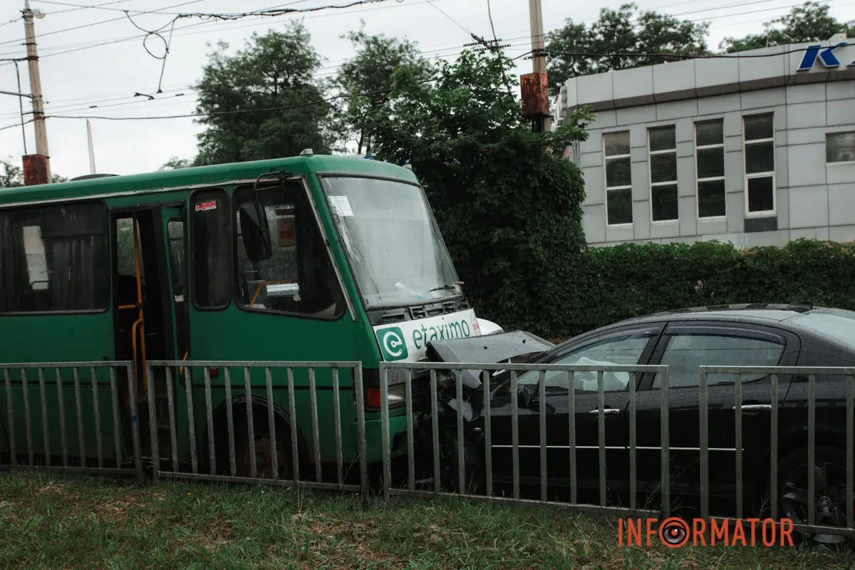       Peugeot   Hyundai    :  5 