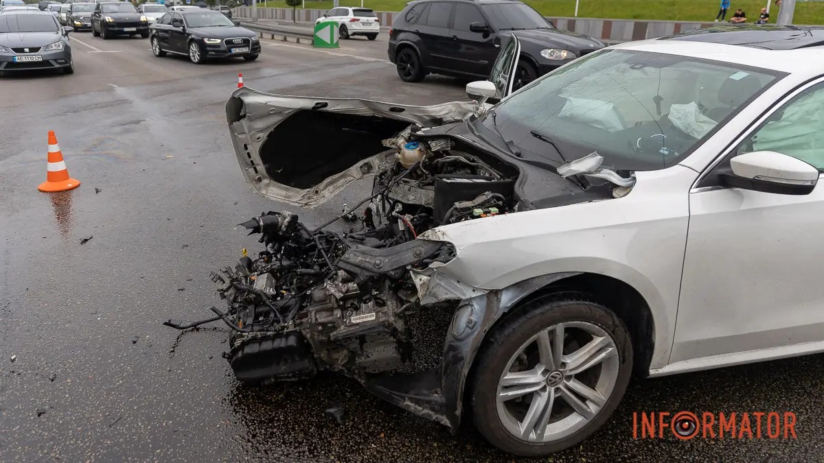     Mitsubishi   Volkswagen     :   