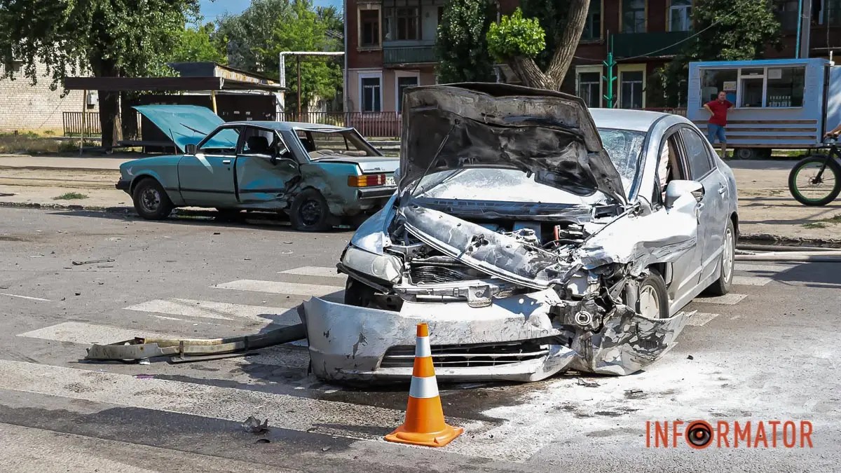      Honda   Ford:    