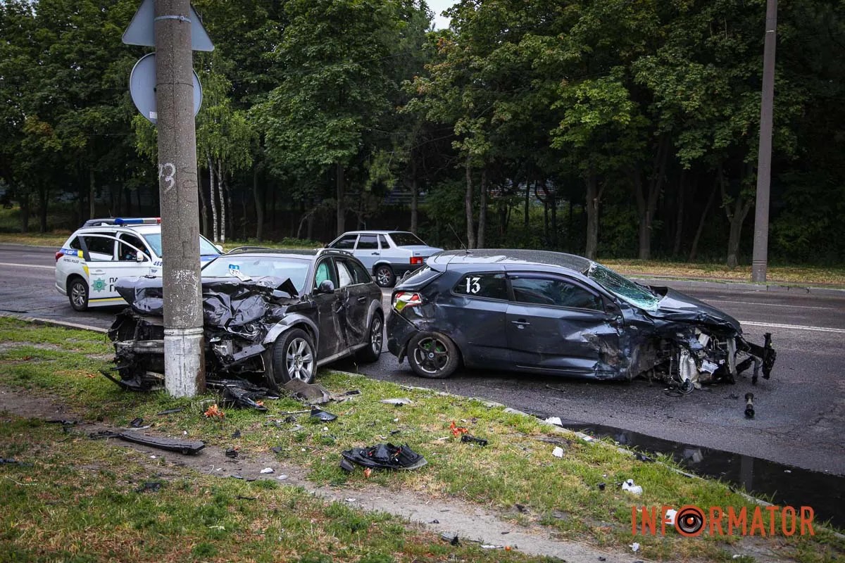         Audi   Kia    