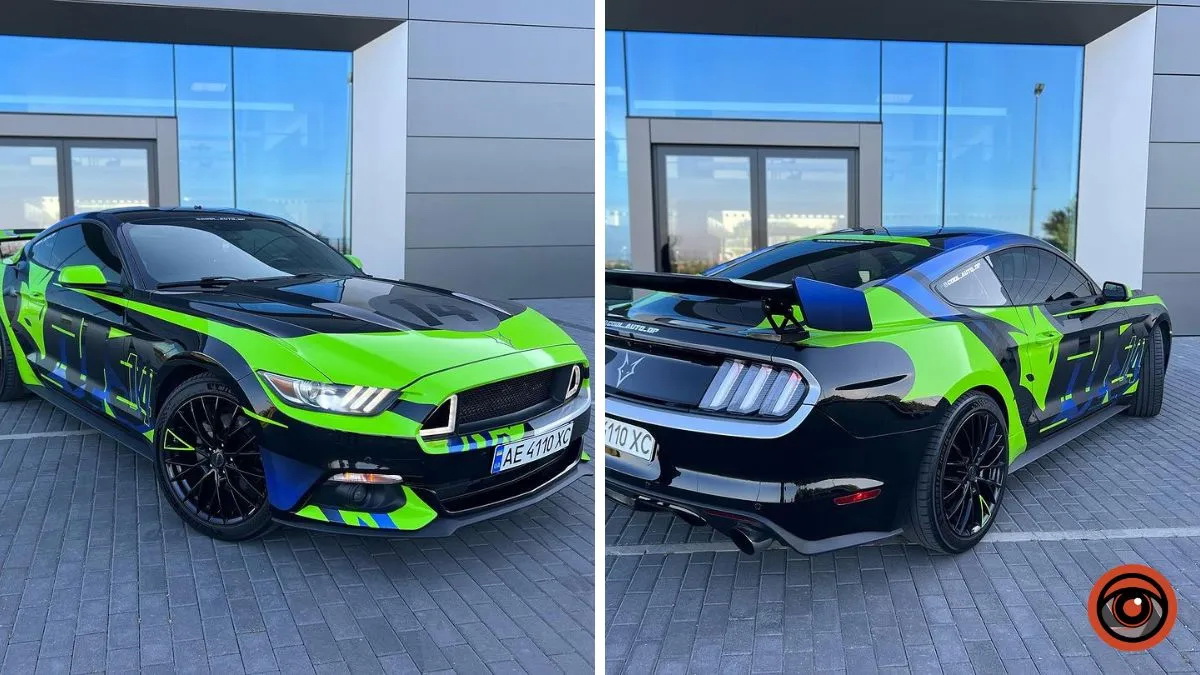    . :   Ford Mustang  