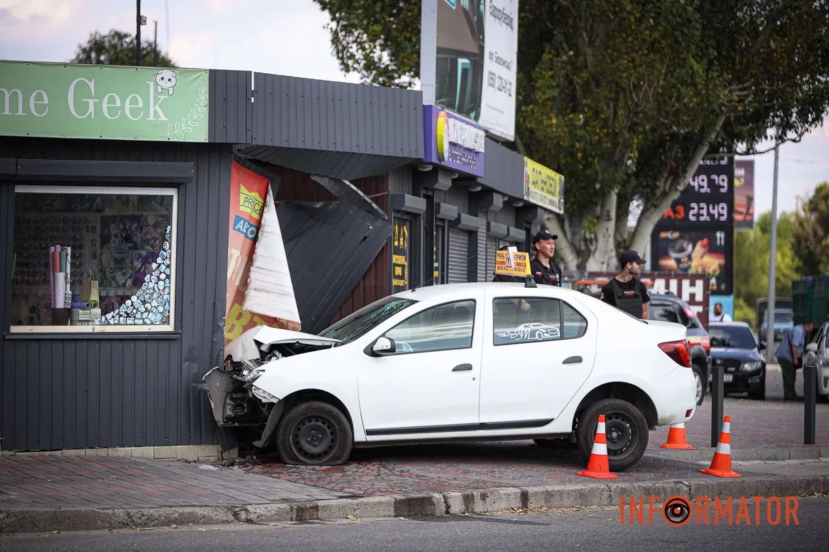      :      Renault     ( )