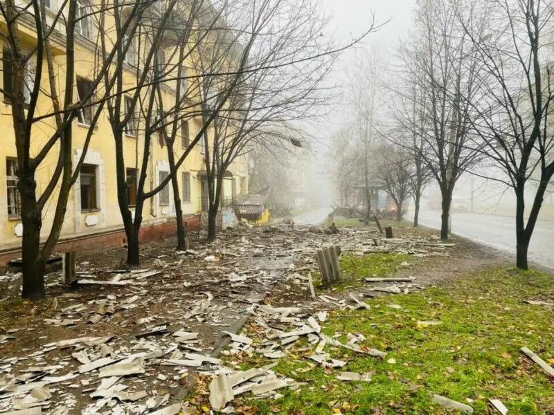  г    :      