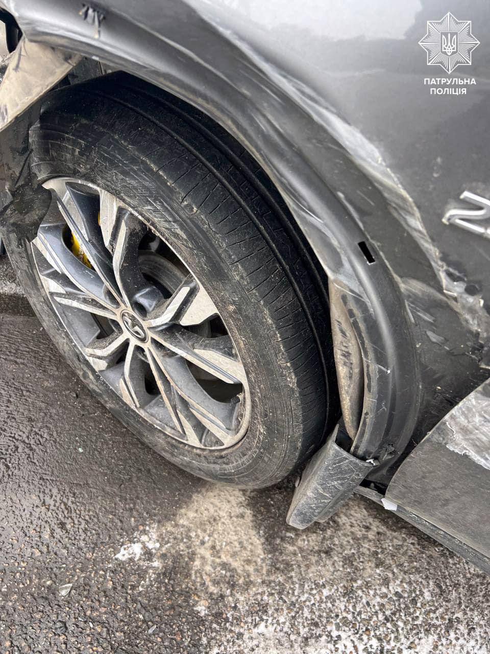  Toyota  , Infiniti  :      ѳ   