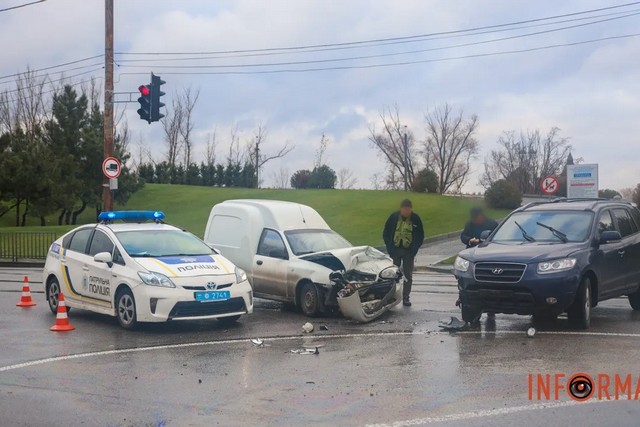     - ѳ       Hyundai