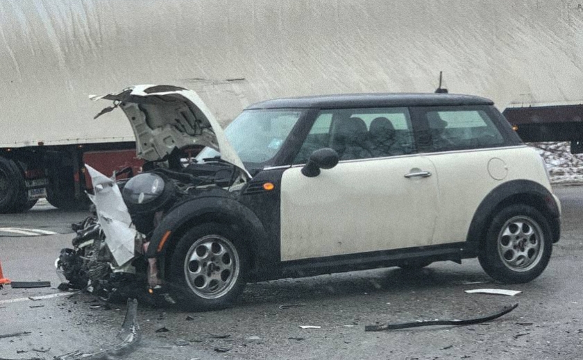           Volkswagen  MINI:  