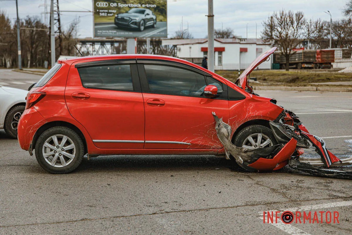     ѳ  Nissan   Toyota    :  